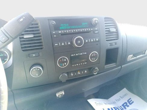 Used 2010 Chevrolet Silverado 2500 LT w/ Interior Plus Package AWD/4WD image 15