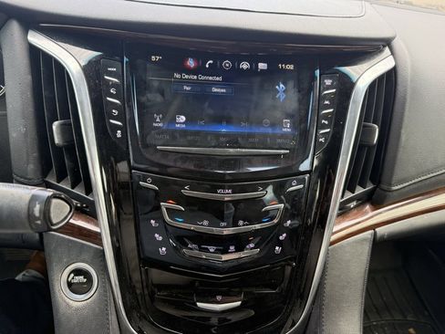 Used 2019 Cadillac Escalade Luxury image 13