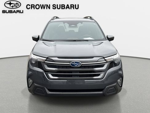 Used 2025 Subaru Forester Premium image 9