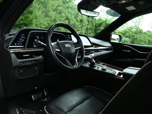Used 2024 Cadillac Escalade Premium Luxury w/ LPO, Floor Liner Package AWD/4WD image 13