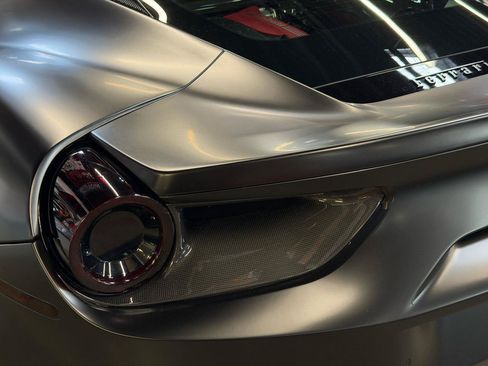Used 2017 Ferrari 488 GTB RWD image 18