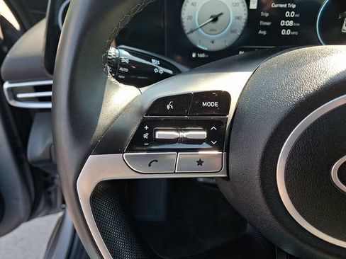 Used 2025 Hyundai Elantra SEL FWD image 22
