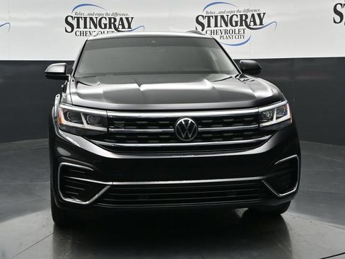 Used 2022 Volkswagen Atlas Cross Sport SEL R-Line AWD/4WD image 2