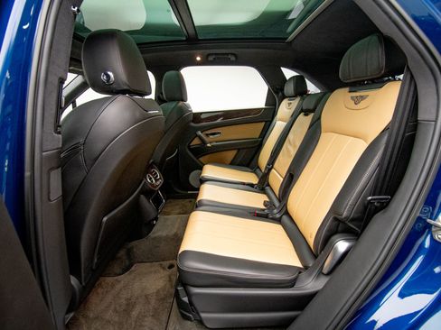 Used 2018 Bentley Bentayga Activity AWD/4WD image 26