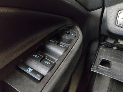 Used 2018 Ford Escape SE image 27