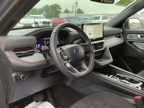 Used 2025 Ford Explorer ST w/ Sun And Sound Package AWD/4WD image 10