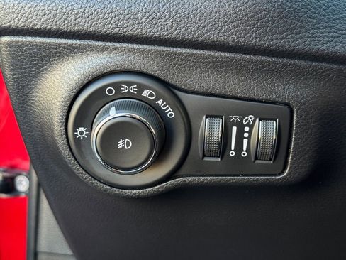 Used 2019 Jeep Compass Limited image 39