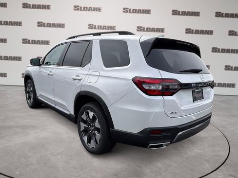 New 2026 Honda Pilot Touring image 3