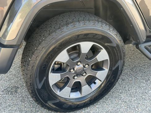 Used 2019 Jeep Wrangler Unlimited Sahara AWD/4WD image 21