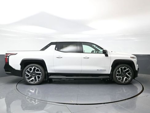 New 2025 Chevrolet Silverado EV RST image 2