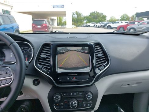 Used 2019 Jeep Cherokee Limited w/ Trailer Tow Group image 25