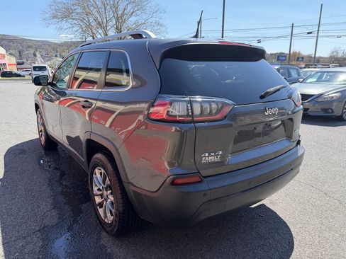 Used 2019 Jeep Cherokee Latitude Plus image 4