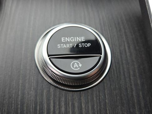 New 2026 Mercedes-Benz C 300 4MATIC Sedan image 18