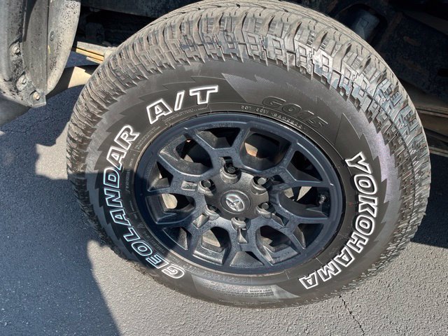 Used 2020 Toyota Tacoma SR w/ SX Package AWD/4WD image 11