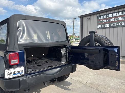 Used 2013 Jeep Wrangler Unlimited Sport w/ Max Tow Pkg AWD/4WD image 11