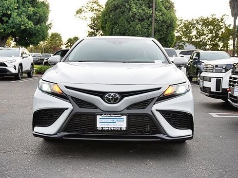 Used 2023 Toyota Camry SE FWD image 5