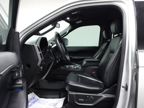 Used 2019 Ford Expedition XLT w/ Equipment Group 202A image 12