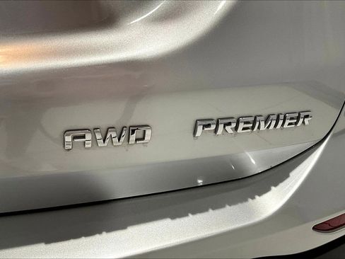 Used 2022 Chevrolet Equinox Premier image 23