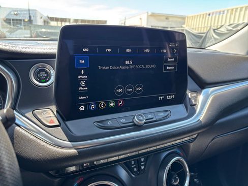 Used 2025 Chevrolet Blazer LT FWD image 20