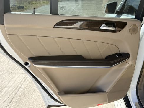 Used 2014 Mercedes-Benz GL 450 4MATIC image 20