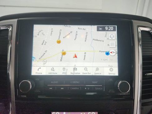 Used 2020 Nissan Titan SV w/ SV Convenience Package RWD image 26