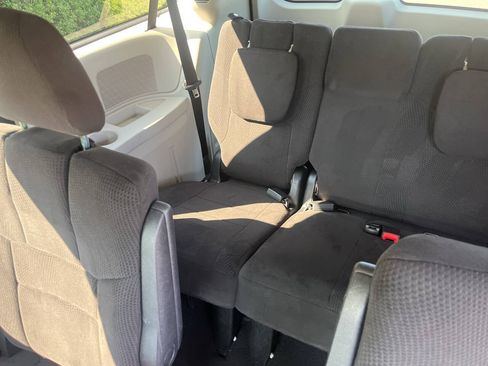 Used 2013 Dodge Grand Caravan SE FWD image 23