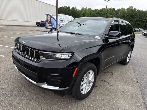 Used 2025 Jeep Grand Cherokee L Laredo AWD/4WD image 3