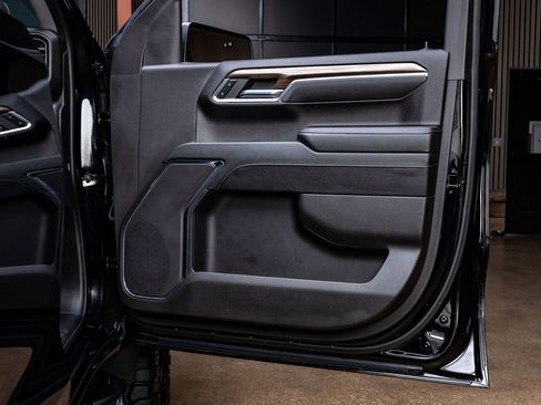 Used 2023 Chevrolet Silverado 1500 LT AWD/4WD image 36