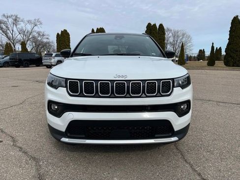 Used 2024 Jeep Compass Limited AWD/4WD image 8