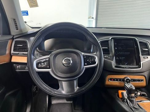 Used 2022 Volvo XC90 T6 Momentum w/ Climate Package image 21