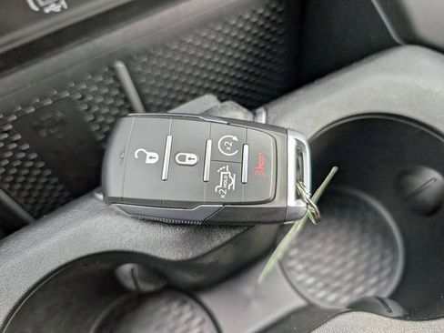 New 2026 RAM 1500 4x4 Crew Cab image 18