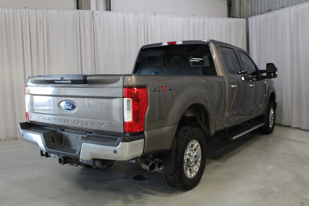 Used 2019 Ford F350 XLT w/ XLT Premium Package AWD/4WD image 24