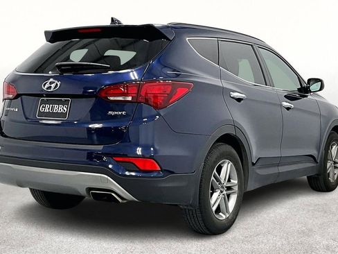 Used 2017 Hyundai Santa Fe Sport image 2