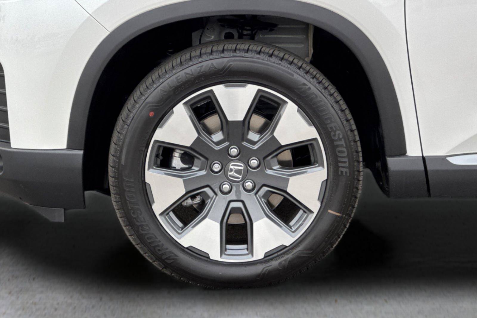 New 2026 Honda Pilot Touring image 36