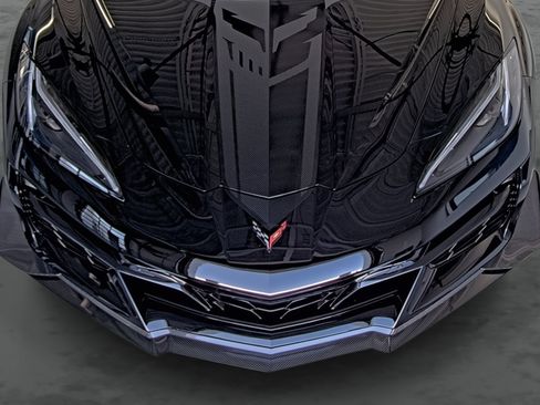 Used 2024 Chevrolet Corvette Z06 w/ Stealth Interior Trim Package RWD image 18