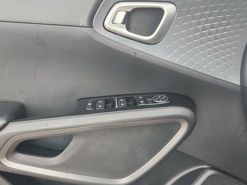 Used 2020 Kia Soul GT-Line FWD image 16