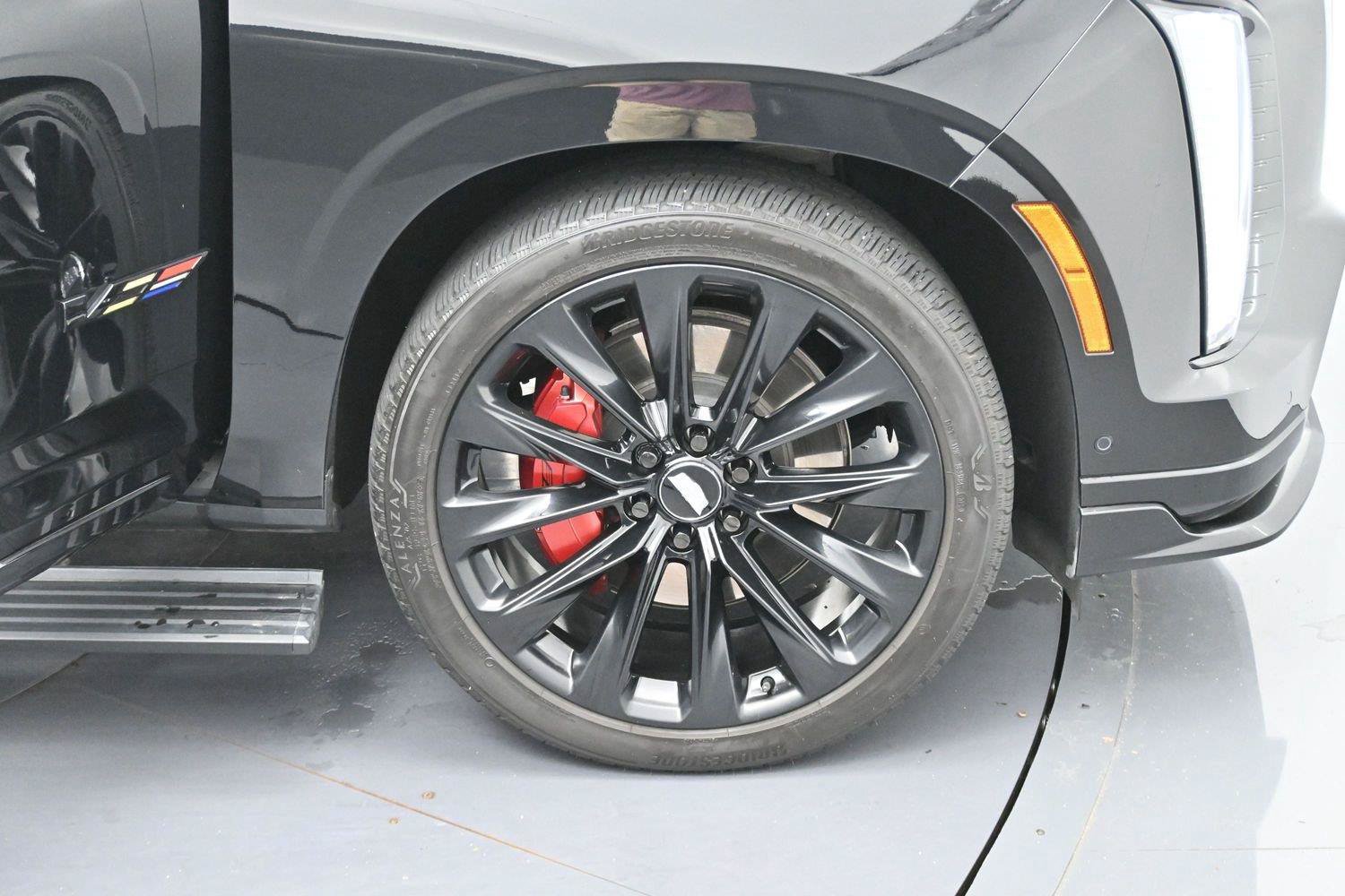 Used 2025 Cadillac Escalade V w/ LPO, ONYX Package AWD/4WD image 42