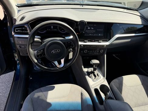 Used 2020 Kia Niro LX FWD image 11