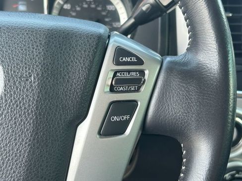 Used 2018 Nissan Titan PRO-4X w/ Pro-4x Convenience Package AWD/4WD image 17