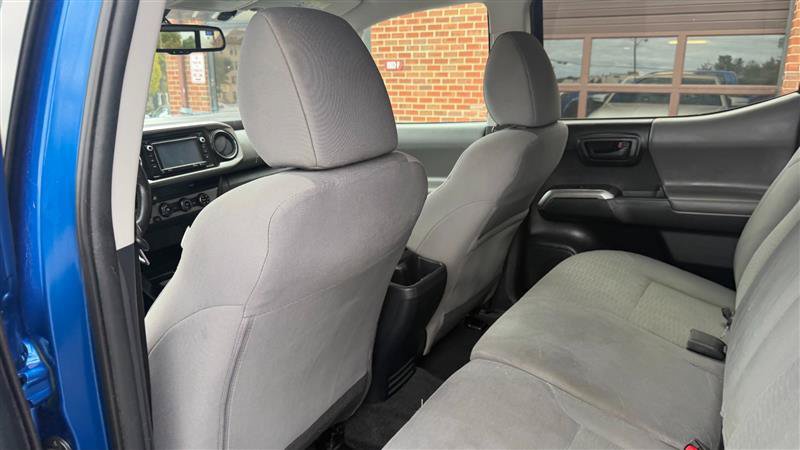 Used 2017 Toyota Tacoma SR5 AWD/4WD image 18