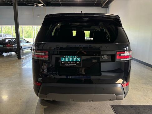 Used 2017 Land Rover Discovery First Edition AWD/4WD image 6
