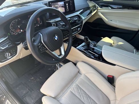 Certified 2023 BMW 540i w/ Premium Package image 32