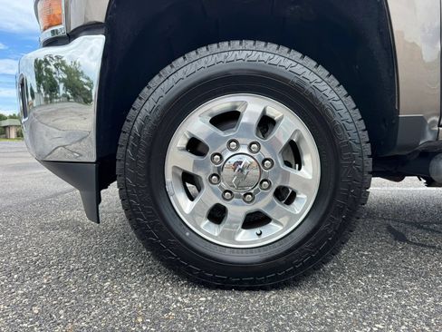 Used 2015 Chevrolet Silverado 2500 LTZ w/ LTZ Plus Package AWD/4WD image 11
