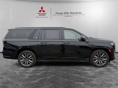 Used 2023 Cadillac Escalade ESV Sport image 4