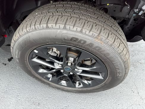 Used 2025 Jeep Wrangler Unlimited Sahara AWD/4WD image 13