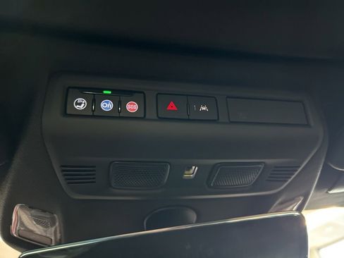 Used 2024 Chevrolet Corvette Z06 image 32