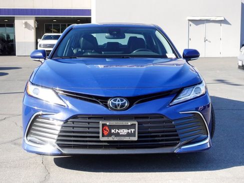 Used 2023 Toyota Camry XLE image 2