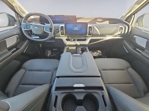 Used 2025 Ford Expedition Active AWD/4WD image 7