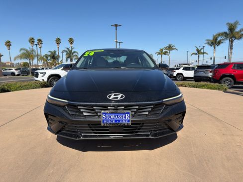 Used 2024 Hyundai Elantra Limited FWD image 2
