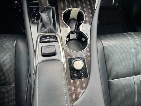 Used 2017 Lexus RX 450h AWD w/ Luxury Package image 18